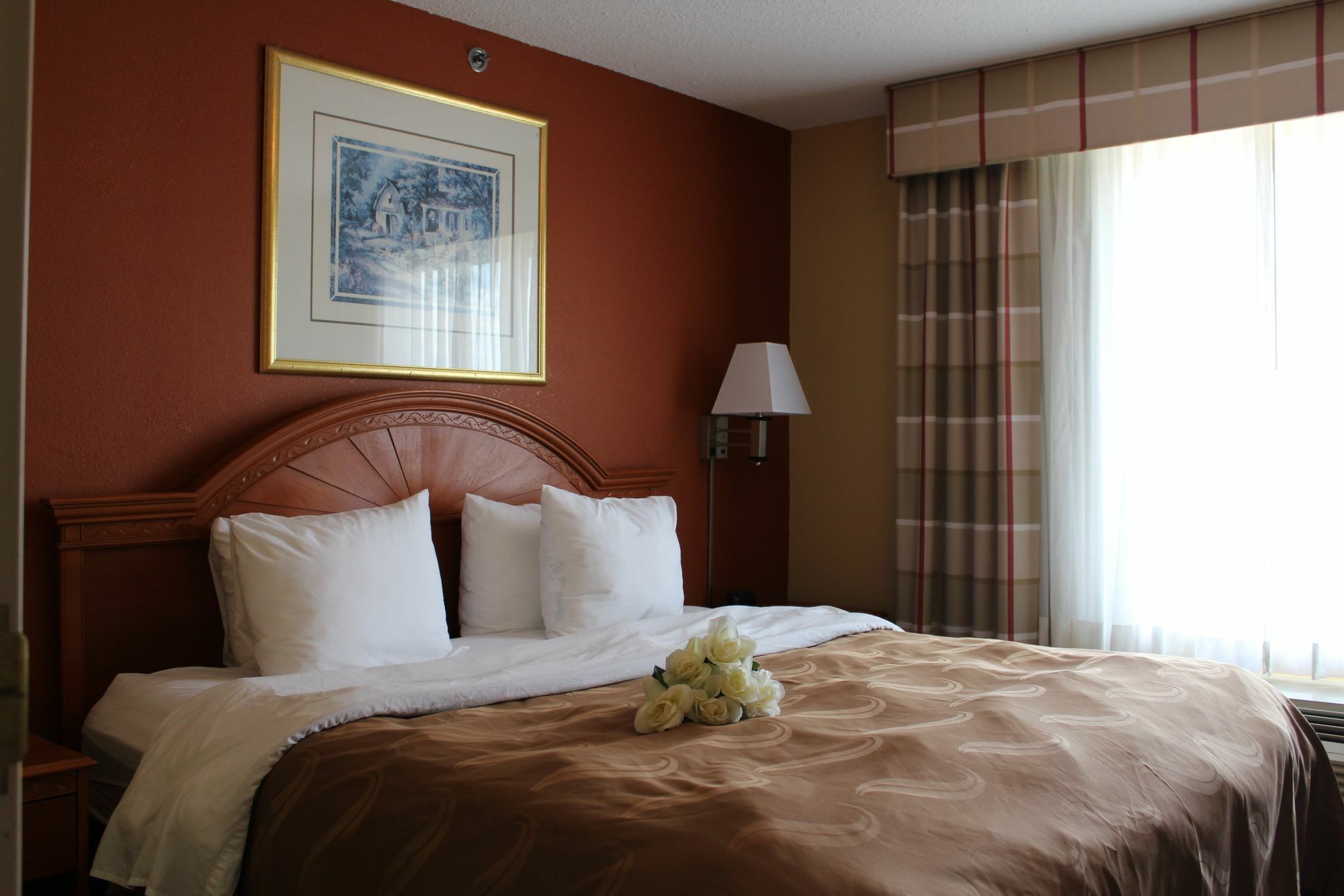 Quality Inn & Suites Cincinnati Шаронвилл Экстерьер фото